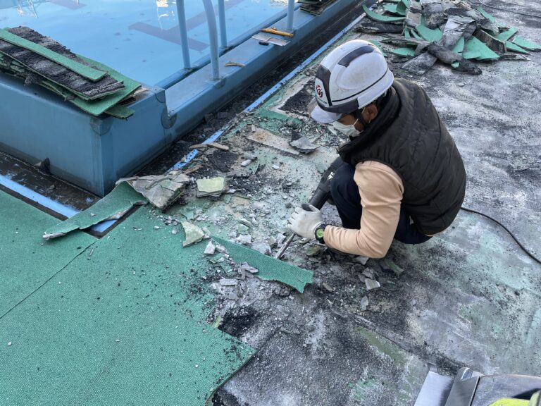 屋上/ゴムチップ撤去