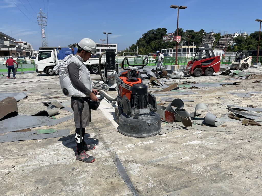 屋上駐車場/研磨